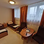 Lesne Zacisze - K. Niepokalanowa Bed & Breakfast *