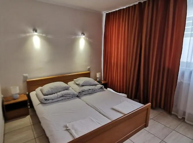 Leśne Zacisze - K. Niepokalanowa Nocleg ze śniadaniem *